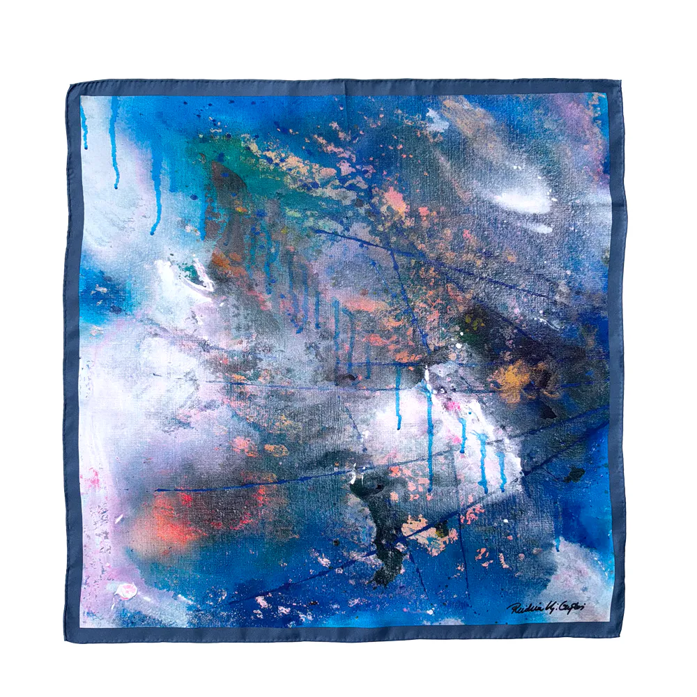 Elegant og luksuriøst silkeskjerf med nydelig print fra kunstneren Reidun Gytri